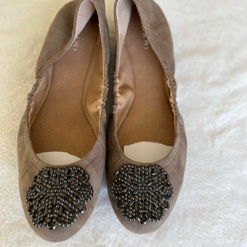 Tahari Women BEIGE Suede Ballet Shoes Valerie New W/O TAGS